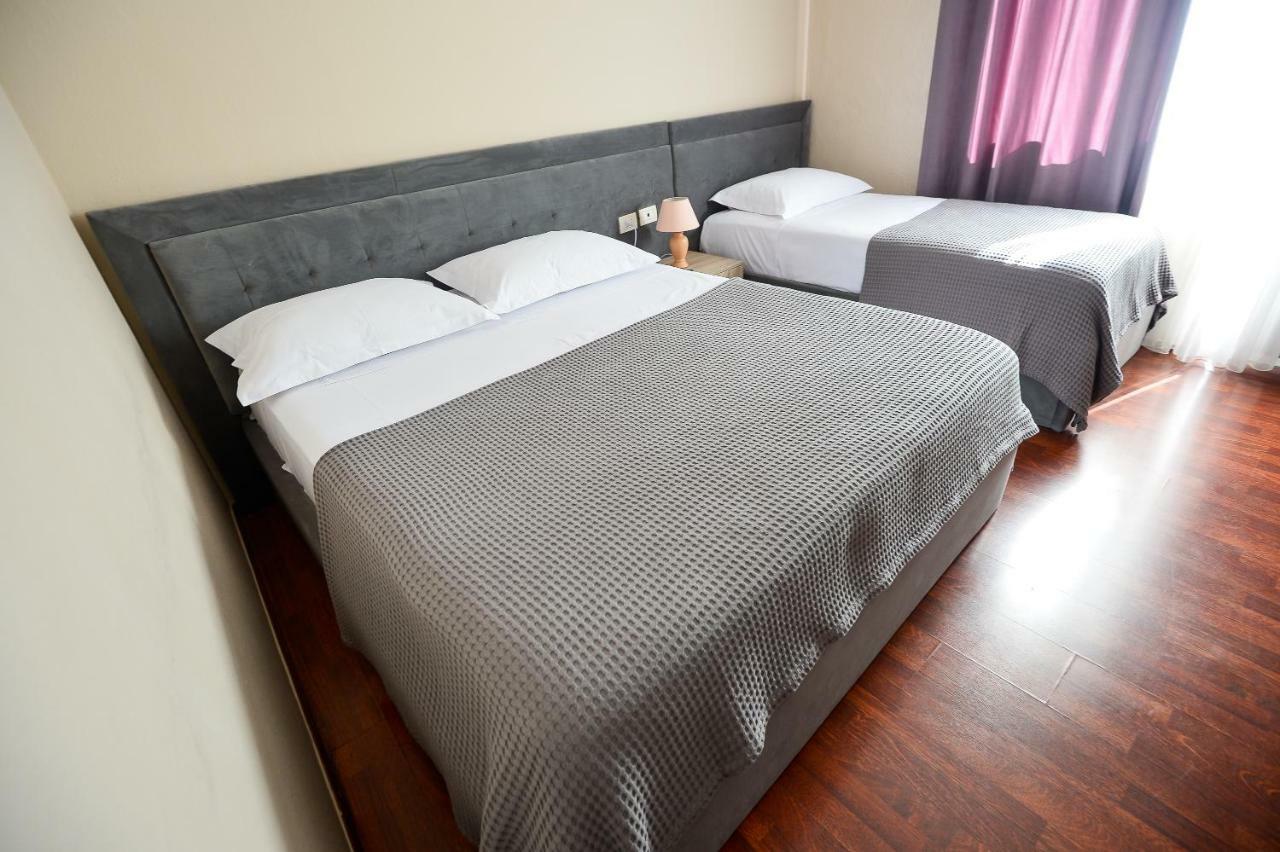 Hotel Niku Tirana Zewnętrze zdjęcie
