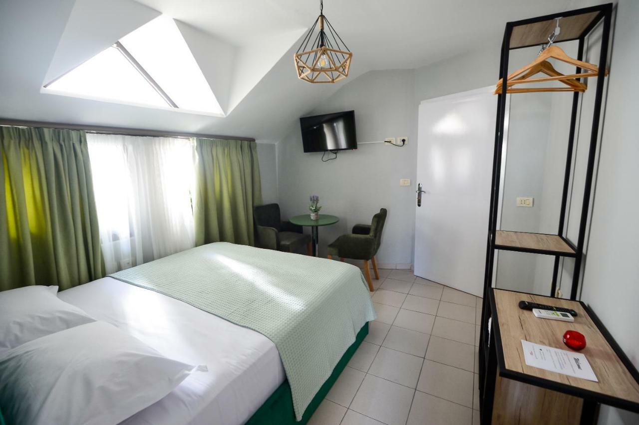 Hotel Niku Tirana Zewnętrze zdjęcie
