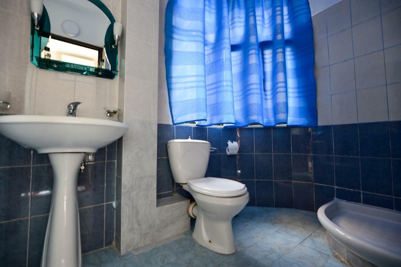 Hotel Niku Tirana Zewnętrze zdjęcie