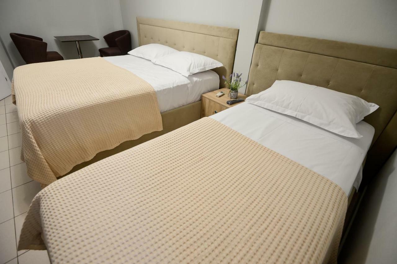 Hotel Niku Tirana Zewnętrze zdjęcie