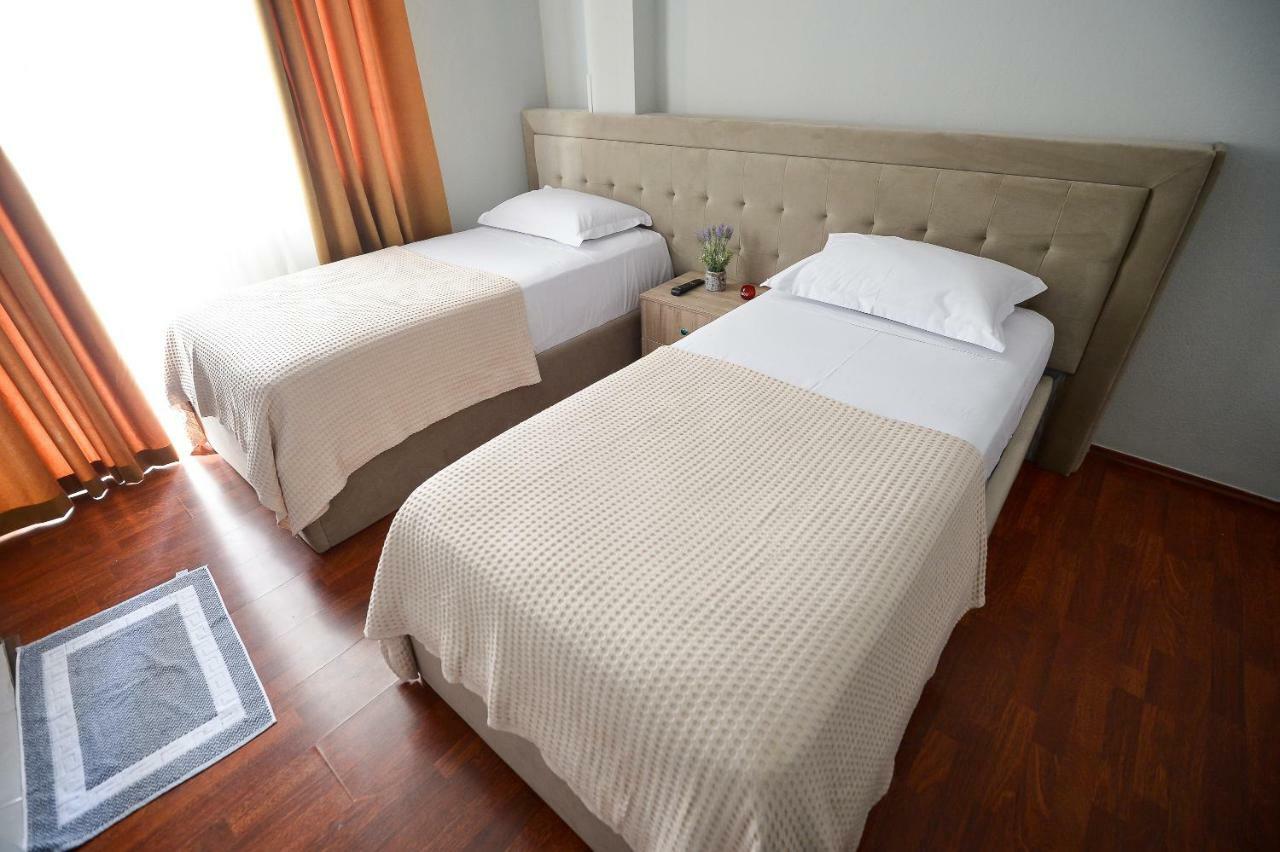 Hotel Niku Tirana Zewnętrze zdjęcie