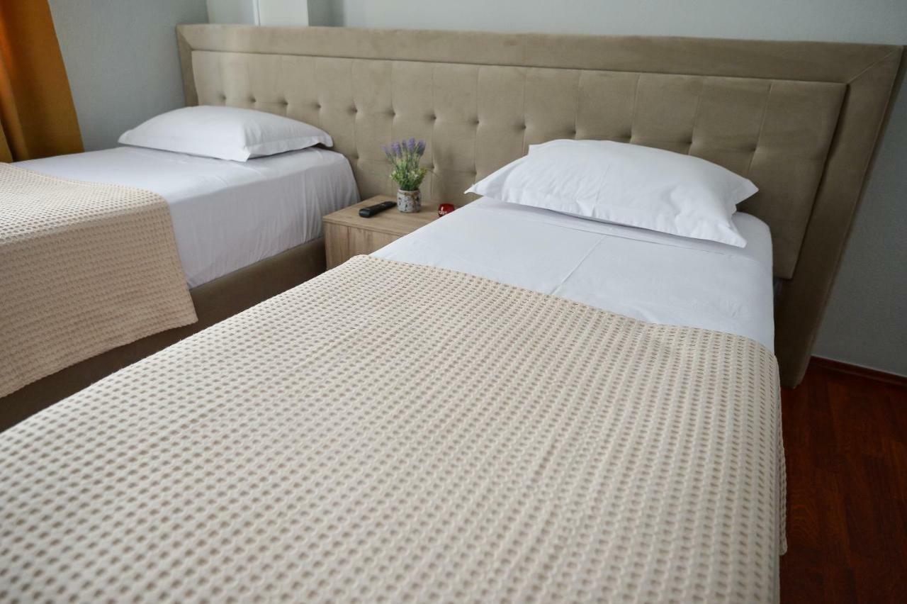 Hotel Niku Tirana Zewnętrze zdjęcie